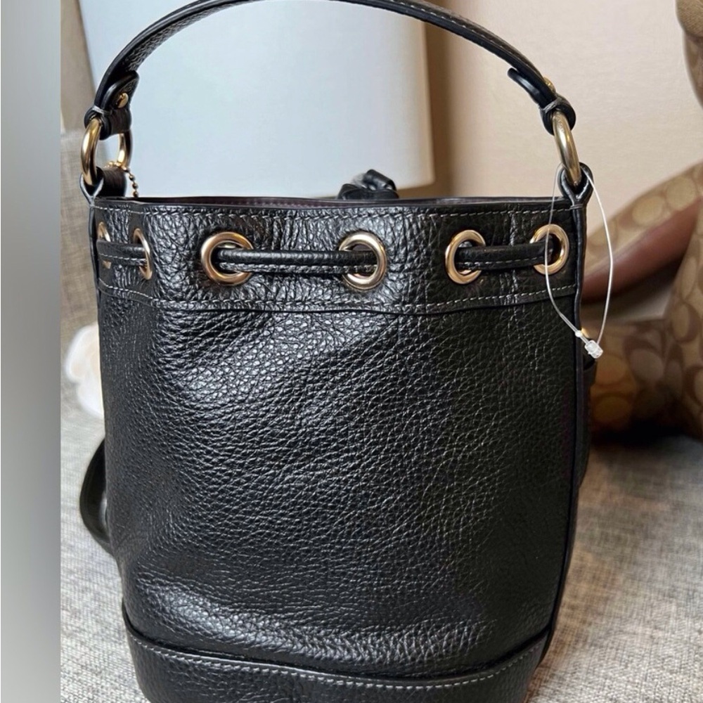 Coach Black Pebbled Leather Bucket Crossbody Bag with Gold Hardware NWOT - Picture 3 of 5